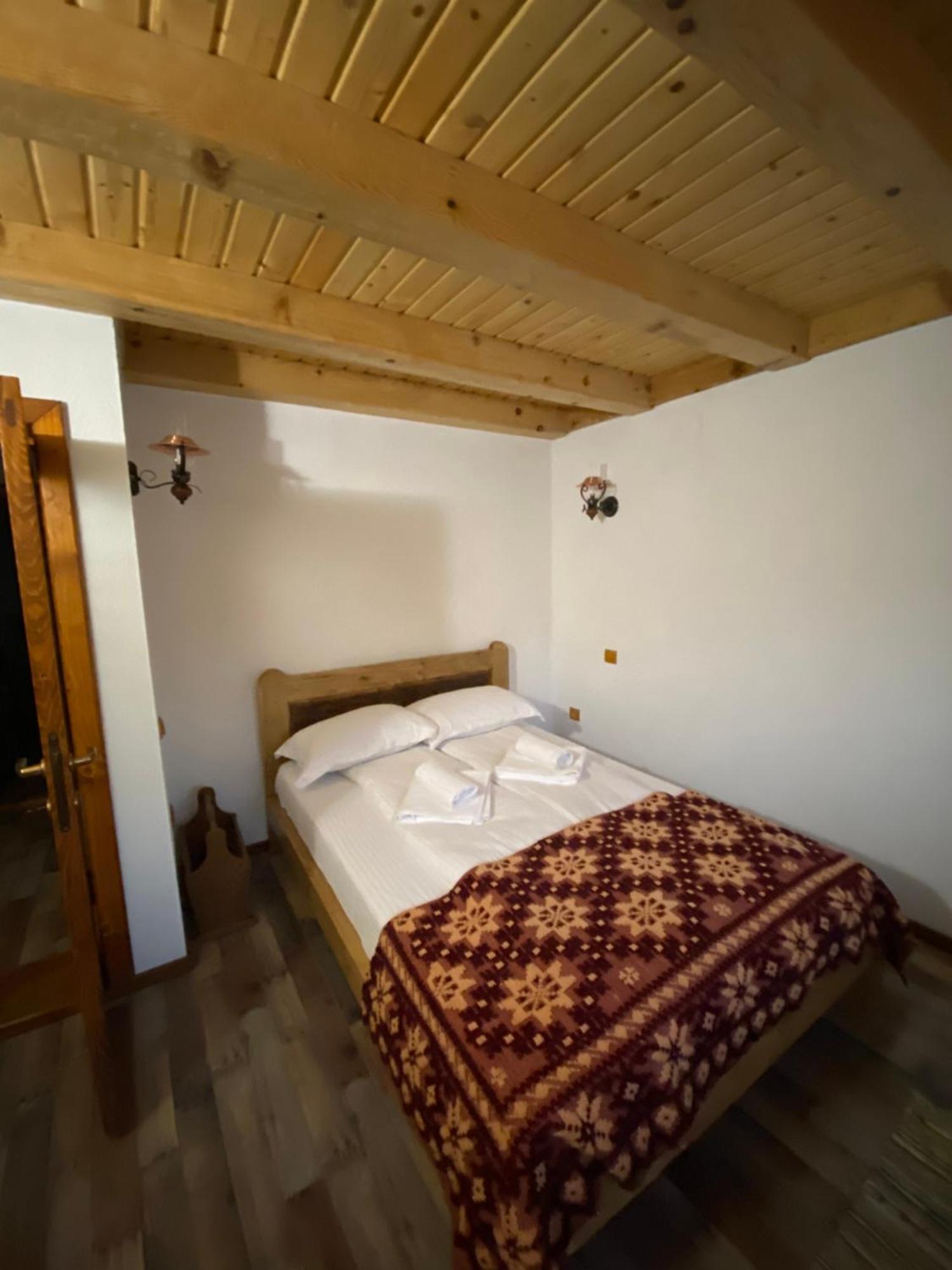 Casa Cu Sindrila Villa Vălenii de Munte Exterior foto